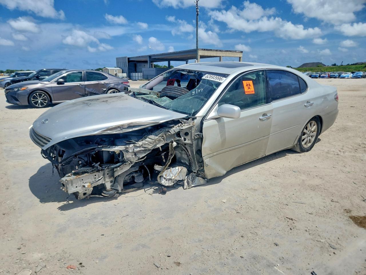 JTHBF30G820016762 · 2002 LEXUS ES