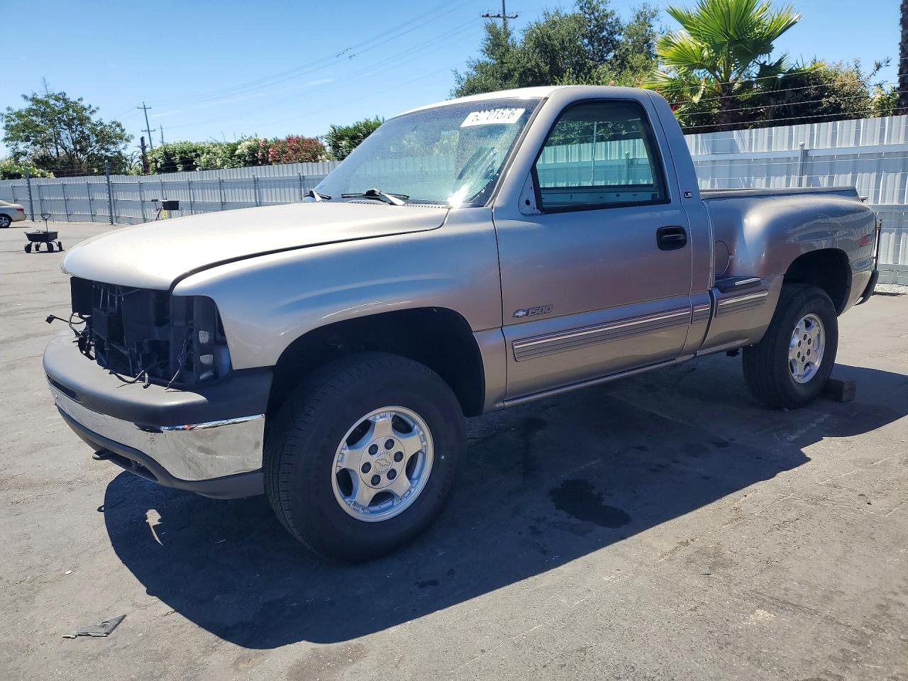 1GCEK14T7YZ104650 · 2000 CHEVROLET SILVERADO