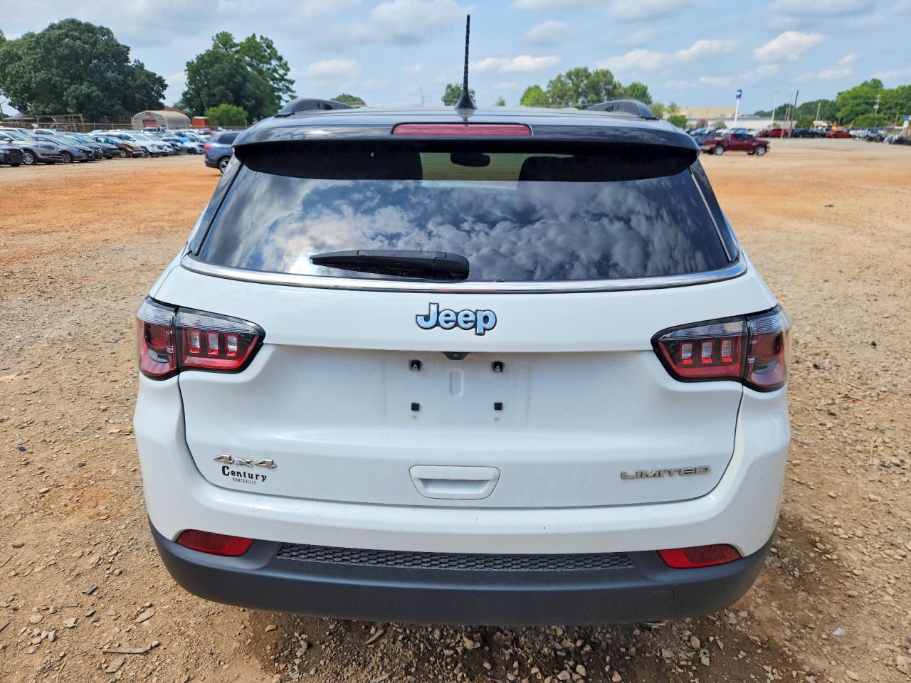 3C4NJDCB1NT186343 · 2022 JEEP COMPASS · 6/13