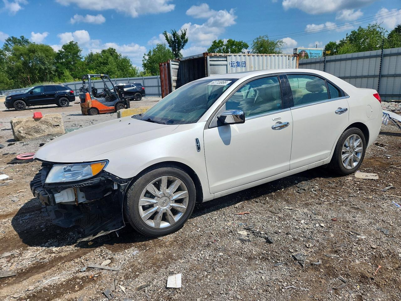 3LNHL2GC7BR760723 · 2011 LINCOLN MKZ