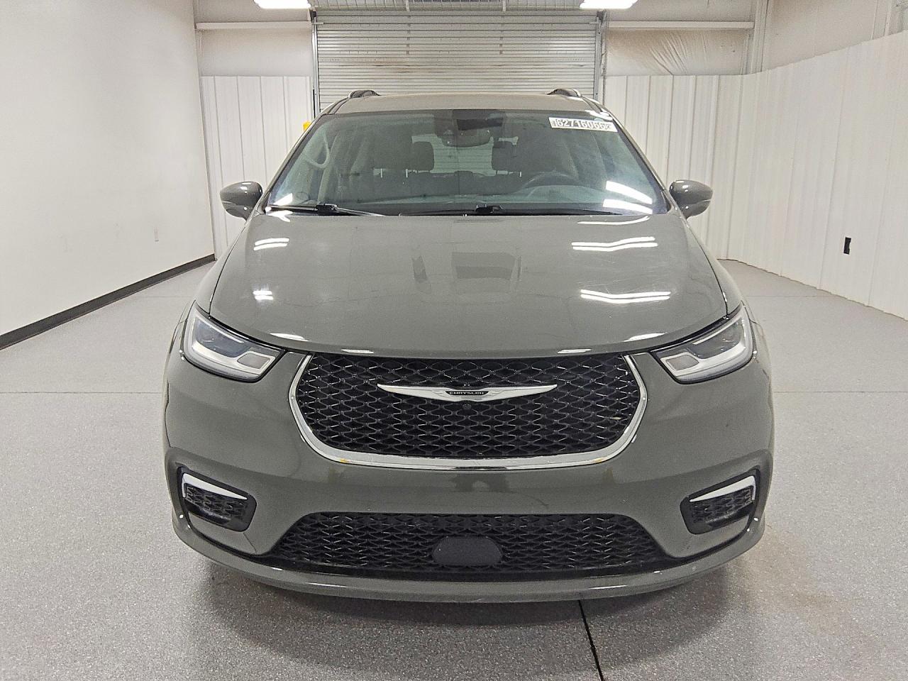 2C4RC1BGXNR220175 · 2022 CHRYSLER PACIFICA · 5/13