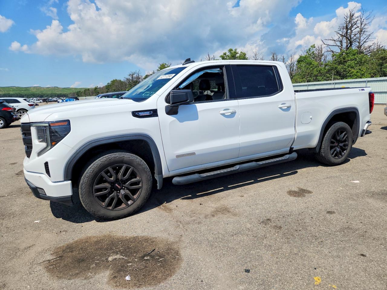 3GTUUCET4NG575831 · 2022 GMC SIERRA