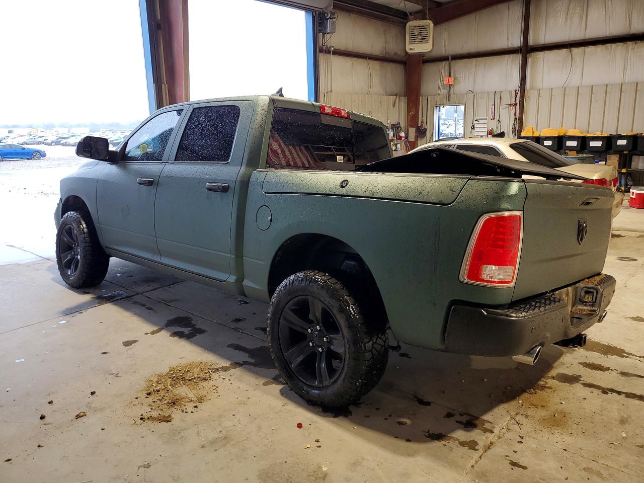 1C6RR7MT8JS172347 · 2018 RAM 1500 · 2/13