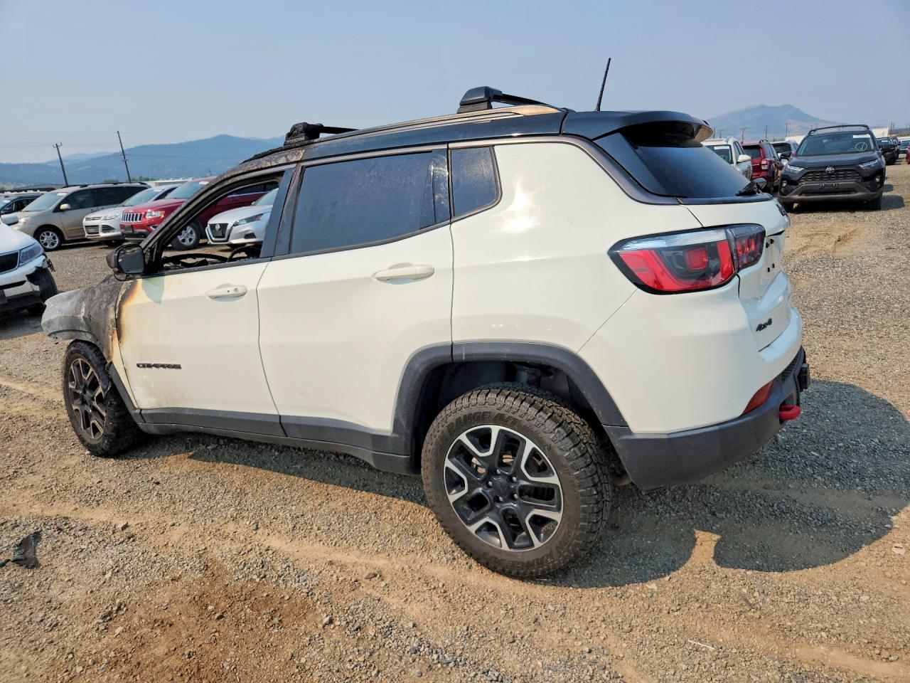 3C4NJDDB5LT116615 · 2020 JEEP COMPASS · 2/12