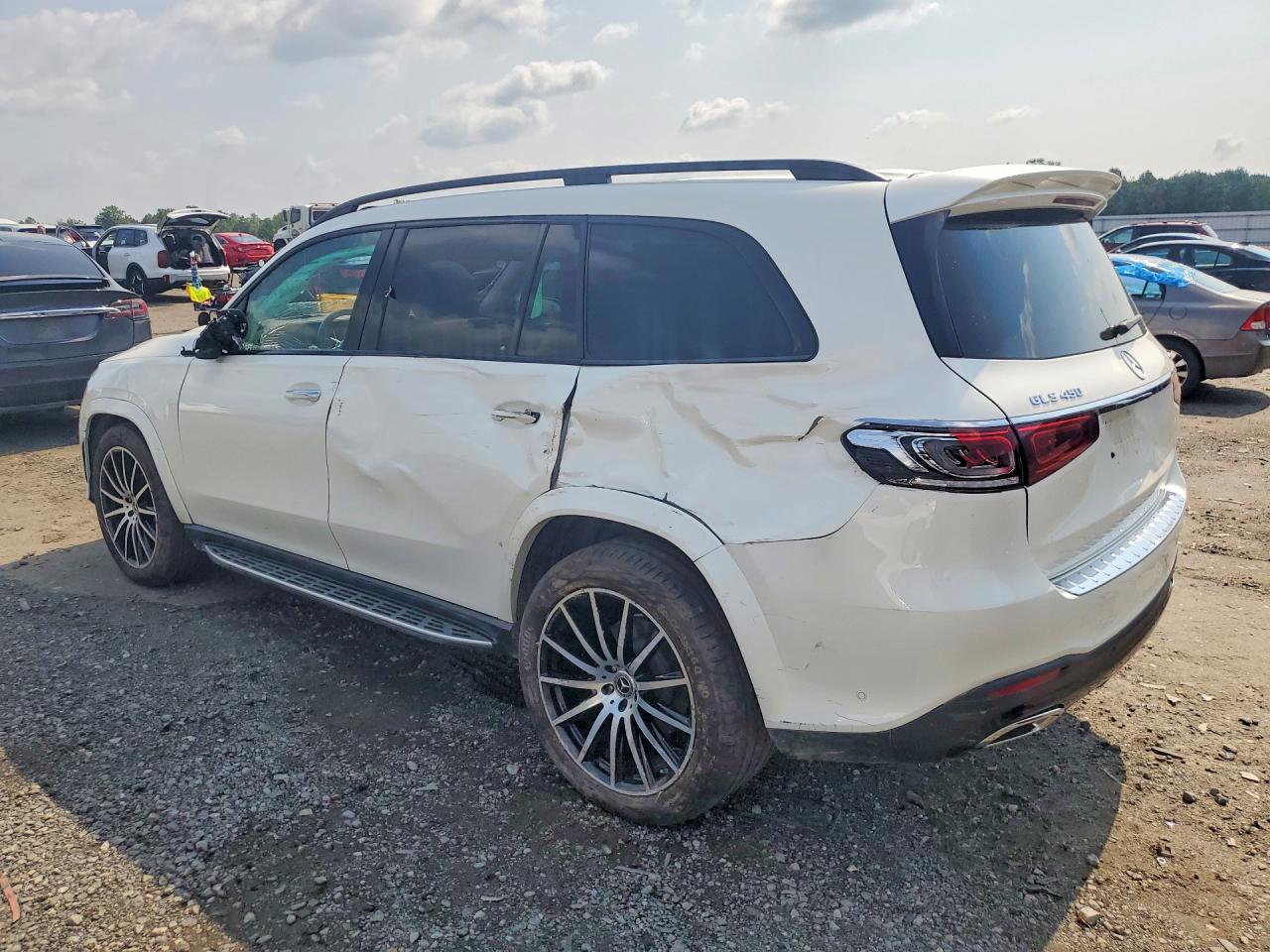 4JGFF5KE2NA633952 · 2022 MERCEDES-BENZ GLS · 2/13