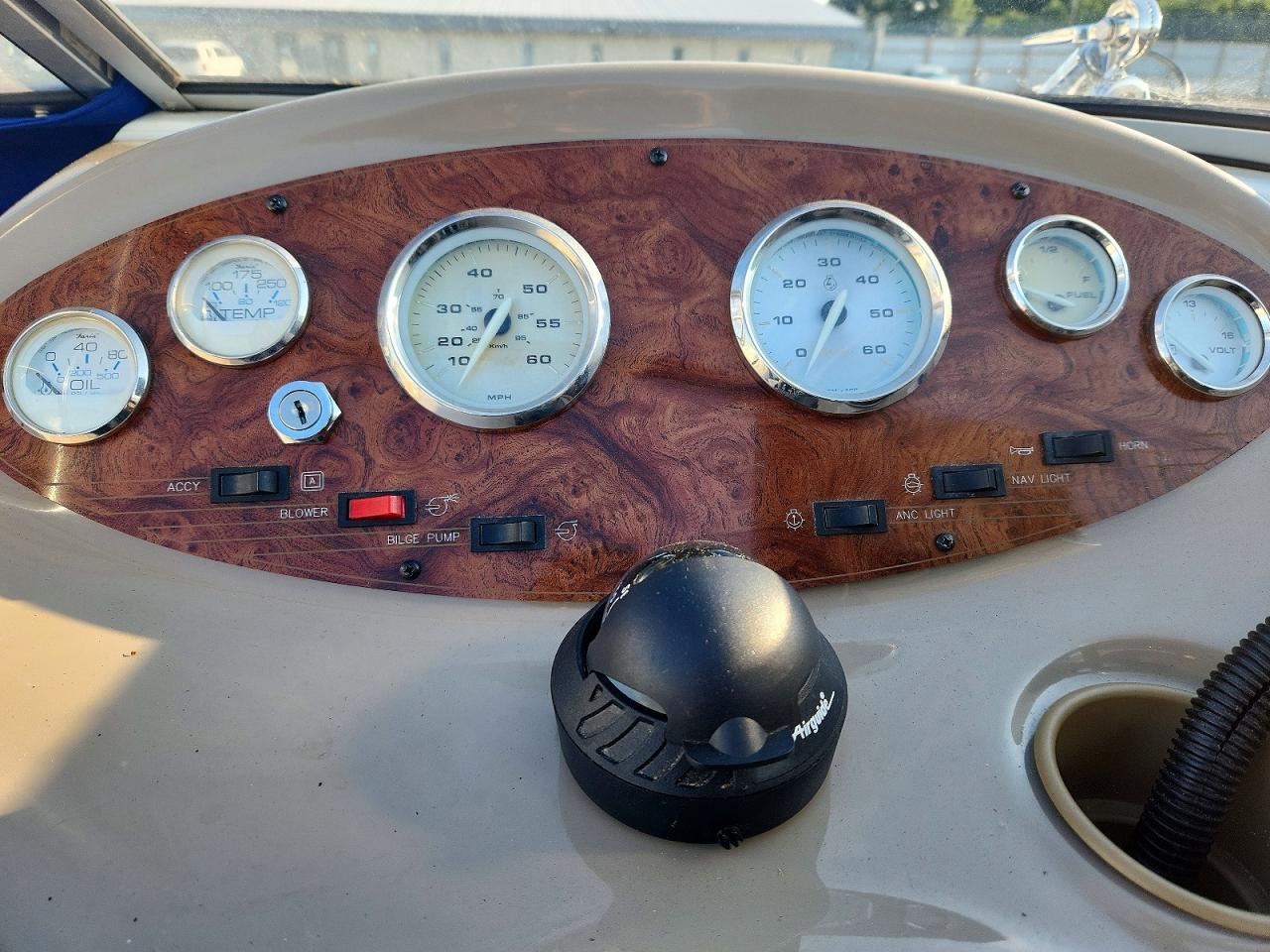 USHB08CTH405 · 2005 BAYLINER 215 · 8/10