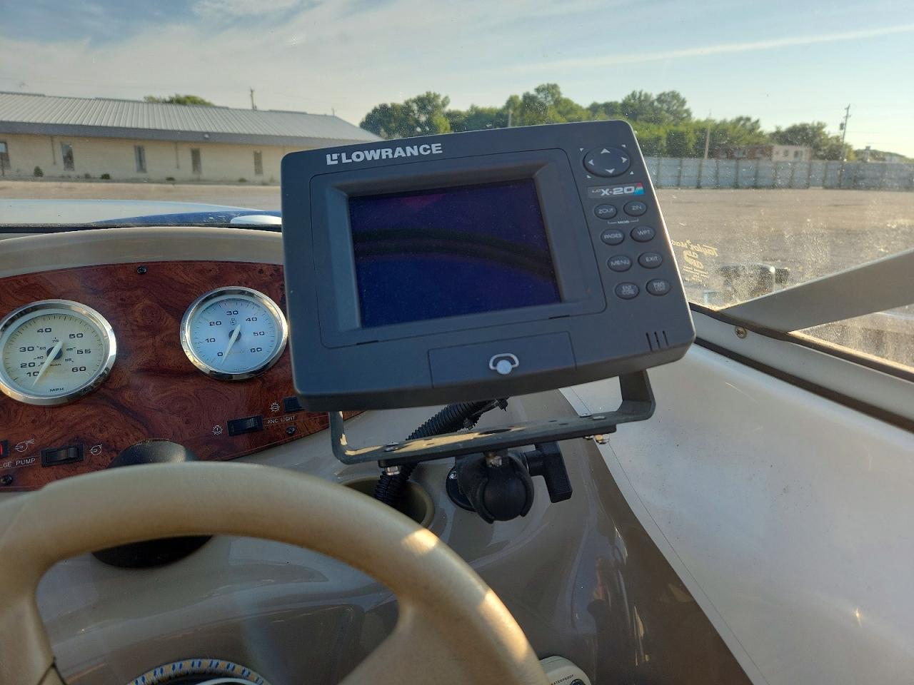 USHB08CTH405 · 2005 BAYLINER 215 · 9/10
