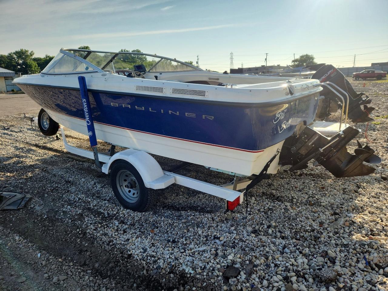 USHB08CTH405 · 2005 BAYLINER 215 · 4/10