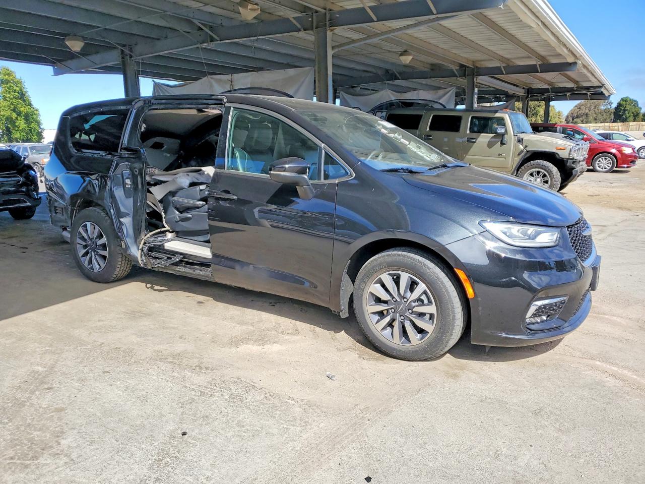 2C4RC1L75PR626611 · 2023 CHRYSLER PACIFICA · 4/14