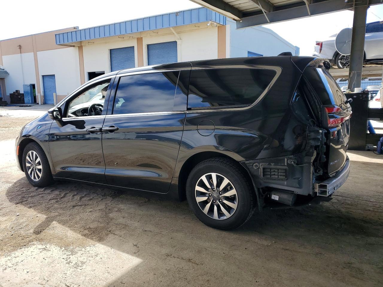 2C4RC1L75PR626611 · 2023 CHRYSLER PACIFICA · 2/14