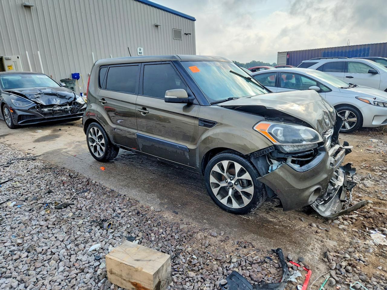 KNDJT2A61C7461908 · 2012 KIA SOUL · 4/12