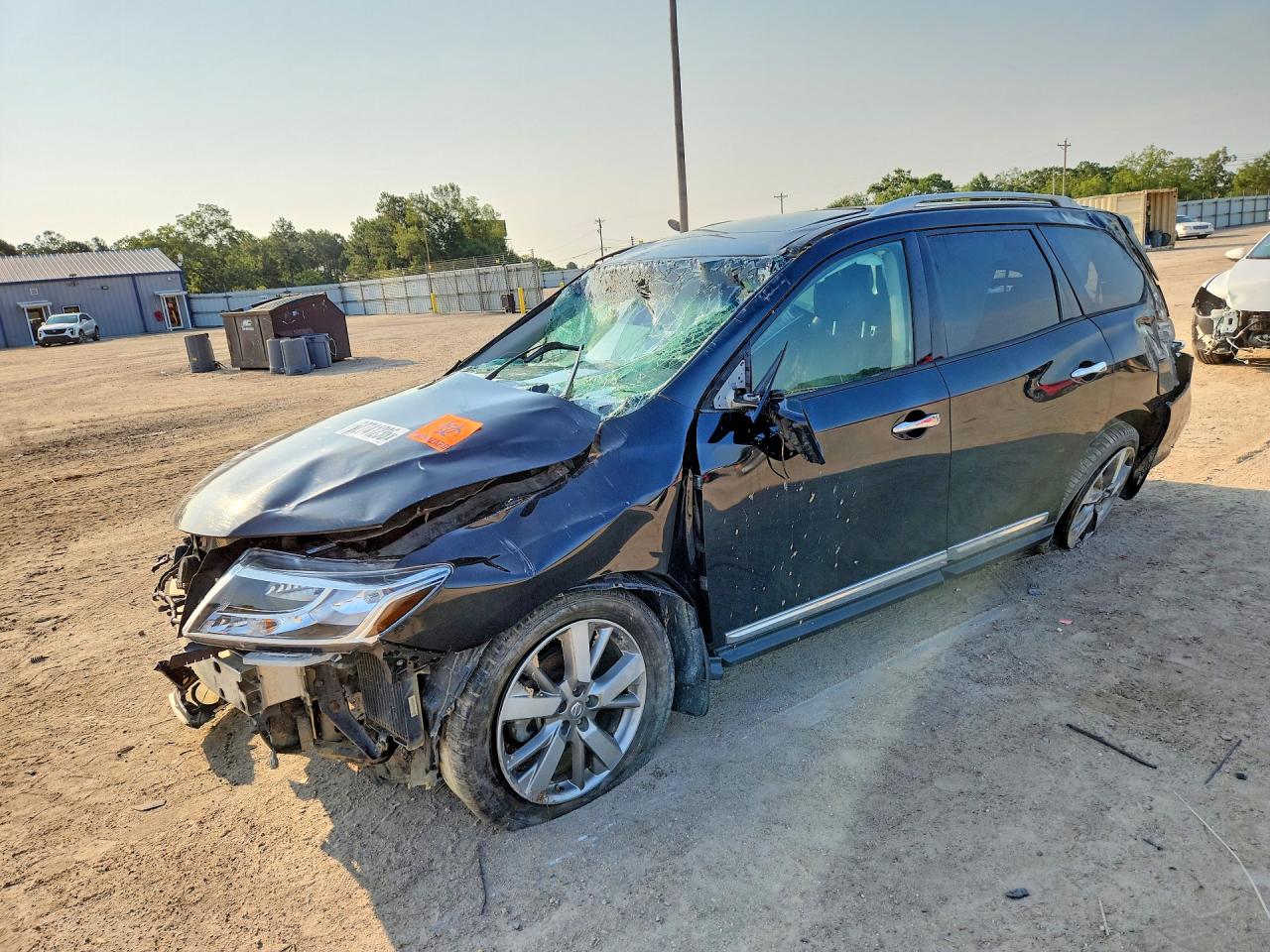 5N1AR2MN8GC665745 · 2016 NISSAN PATHFINDER
