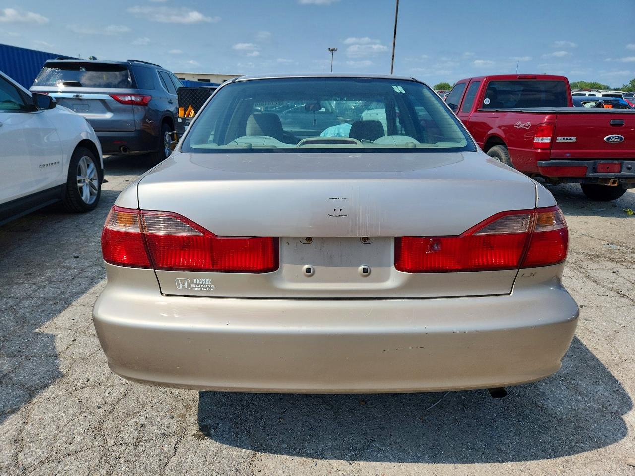 1HGCG5641YA060652 · 2000 HONDA ACCORD · 6/12