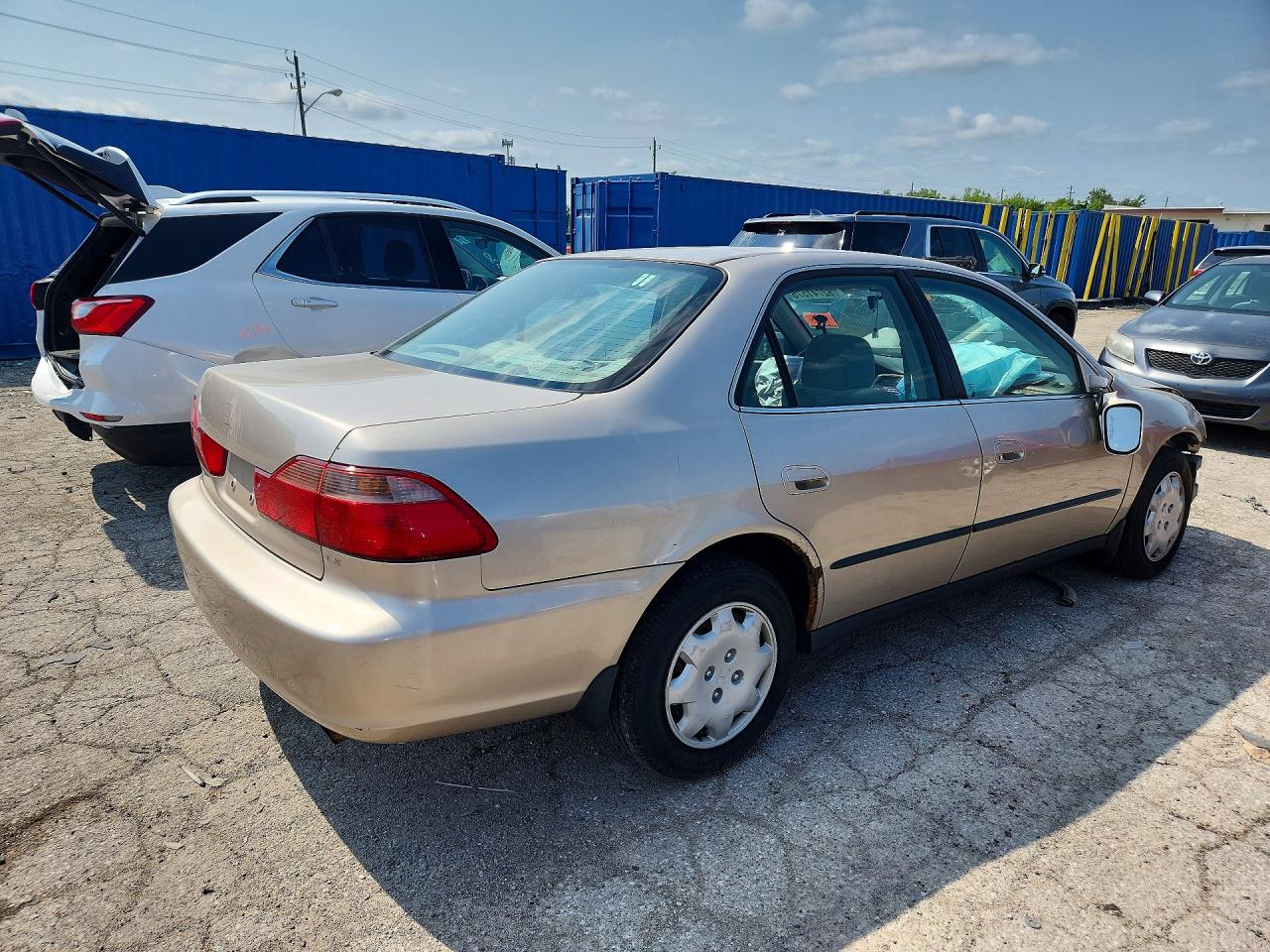 1HGCG5641YA060652 · 2000 HONDA ACCORD · 3/12