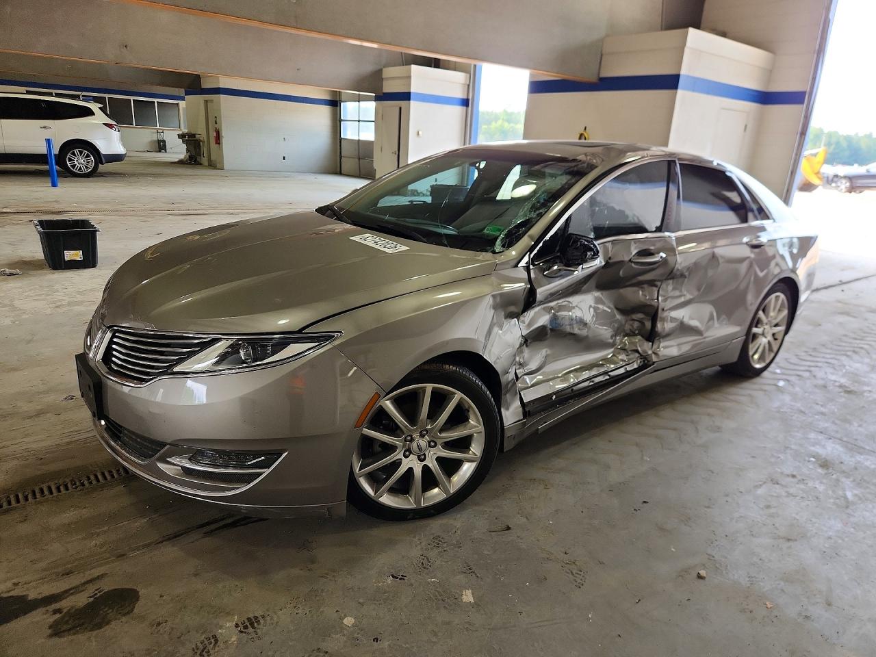 3LN6L2LU7GR630941 · 2016 LINCOLN MKZ