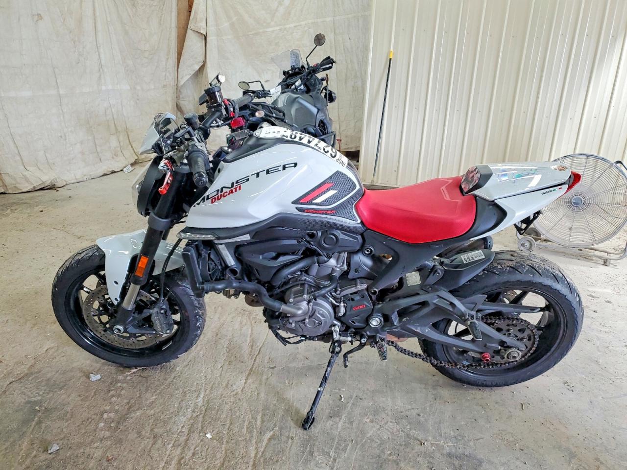 ZDMMAMDT0RB009281 · 2024 DUCATI MONSTER · 3/9