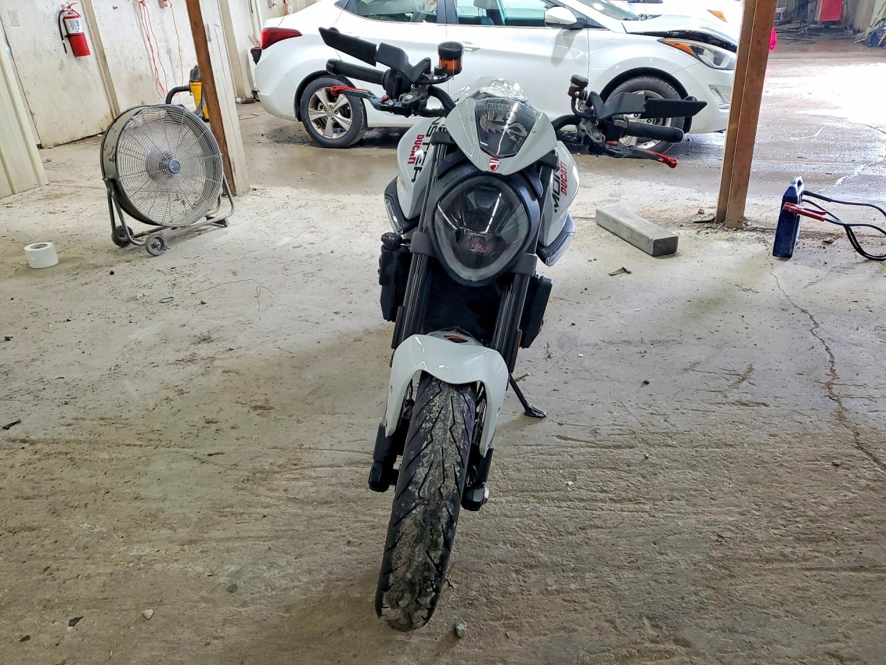 ZDMMAMDT0RB009281 · 2024 DUCATI MONSTER · 2/9