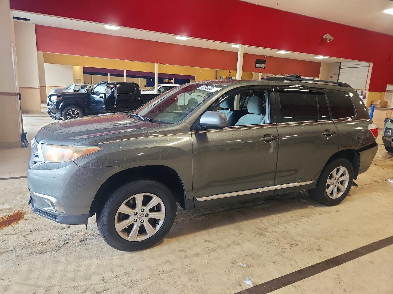 2012 TOYOTA HIGHLANDER