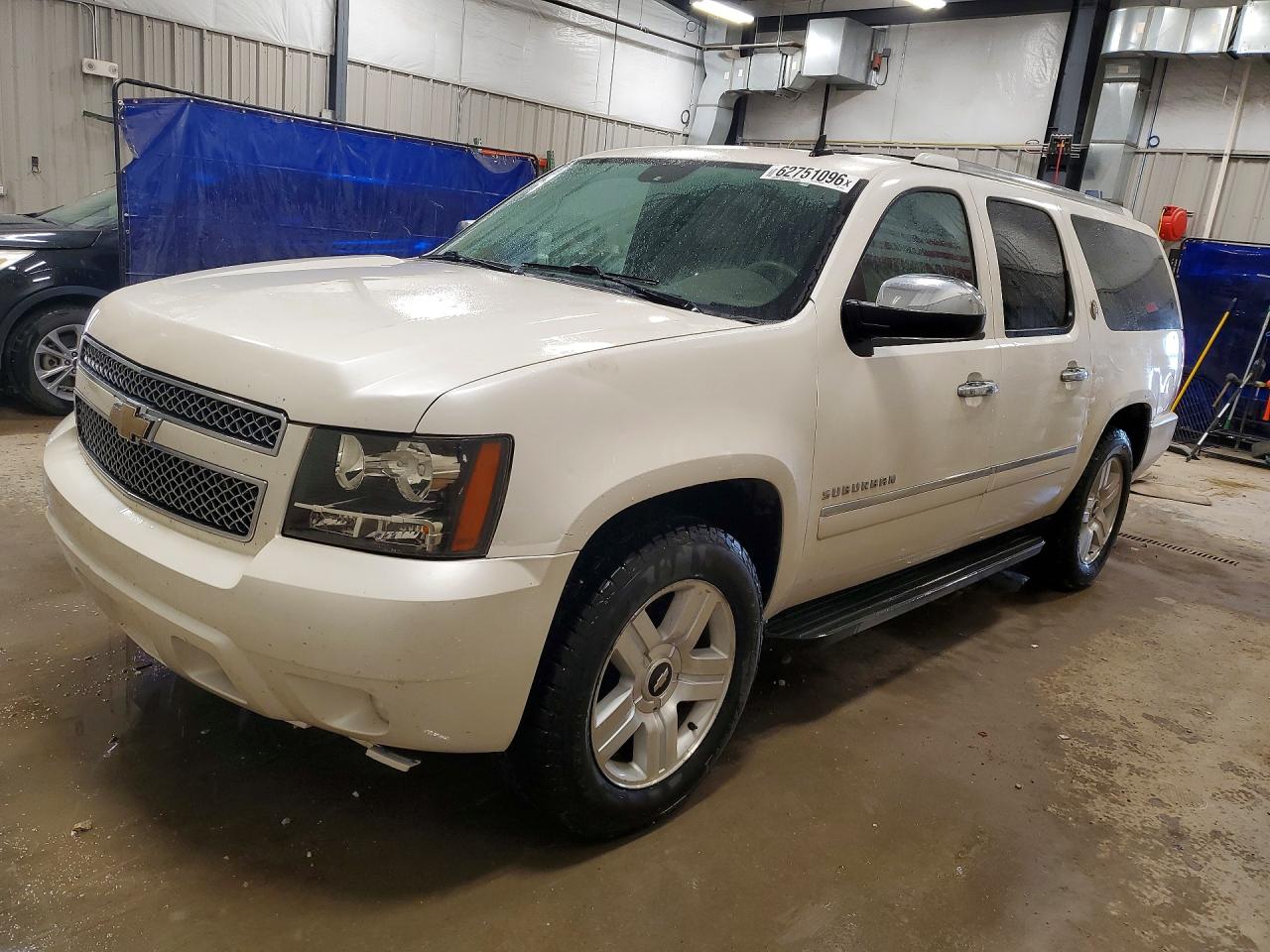 1GNUKKE36AR268050 · 2010 CHEVROLET SUBURBAN