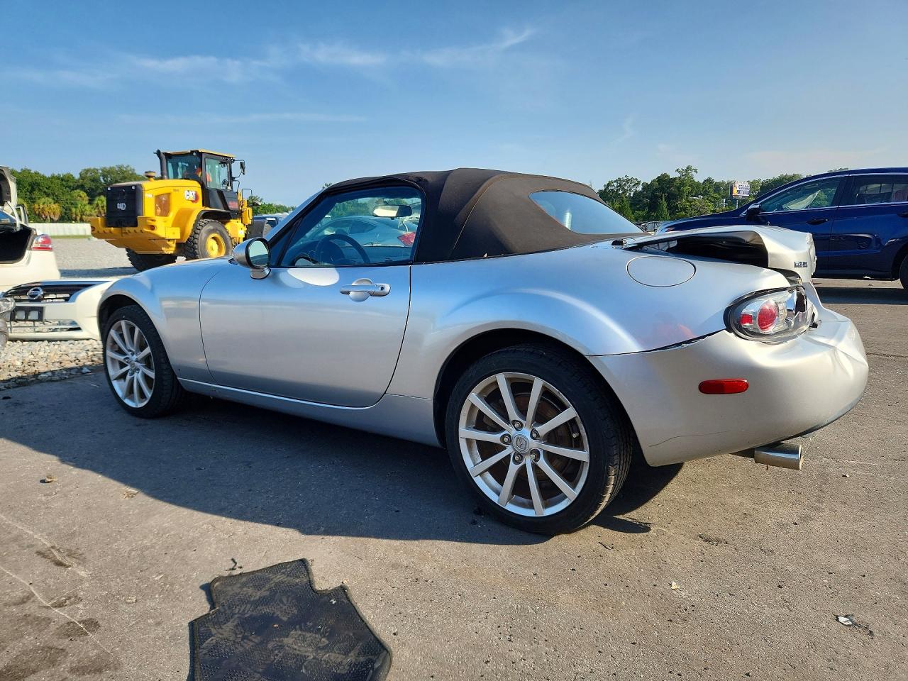 JM1NC25F560117510 · 2006 MAZDA MX-5 MIATA · 2/12