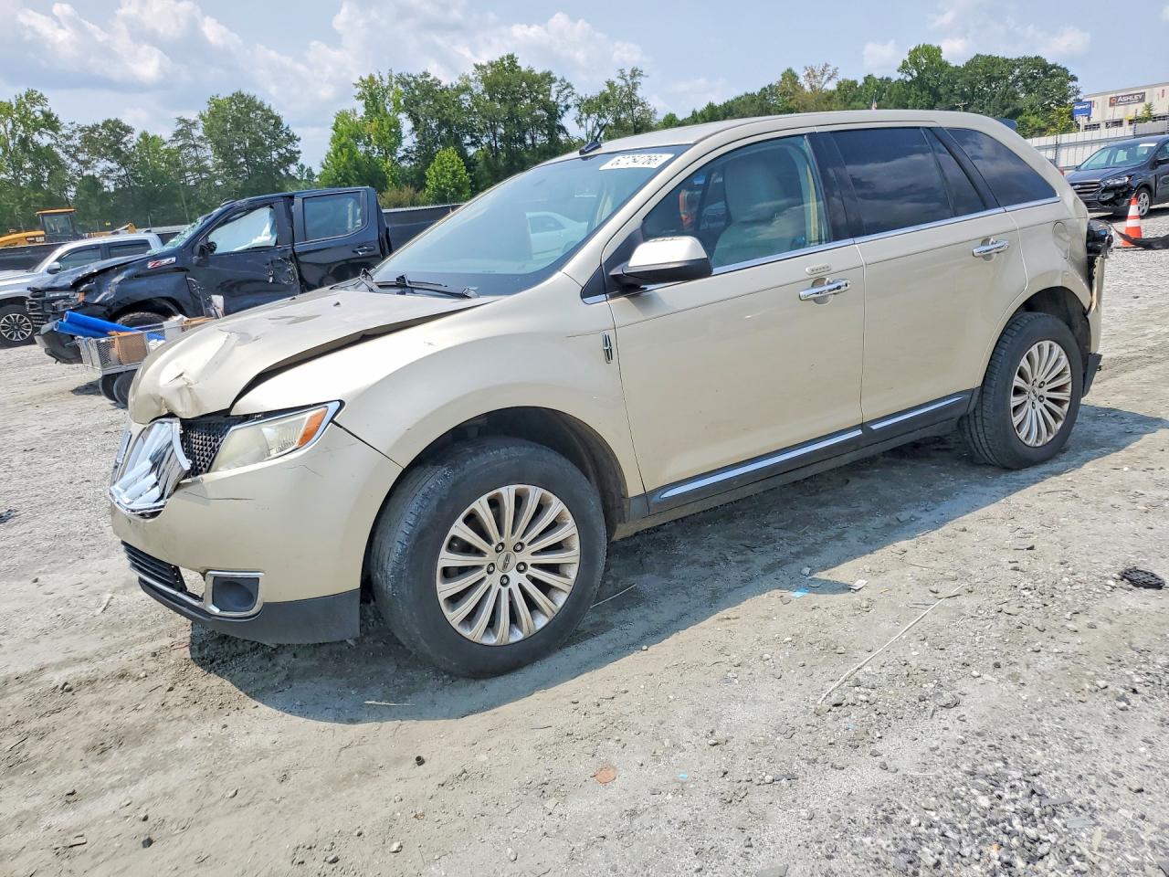 2LMDJ6JK9BBJ29843 · 2011 LINCOLN MKX