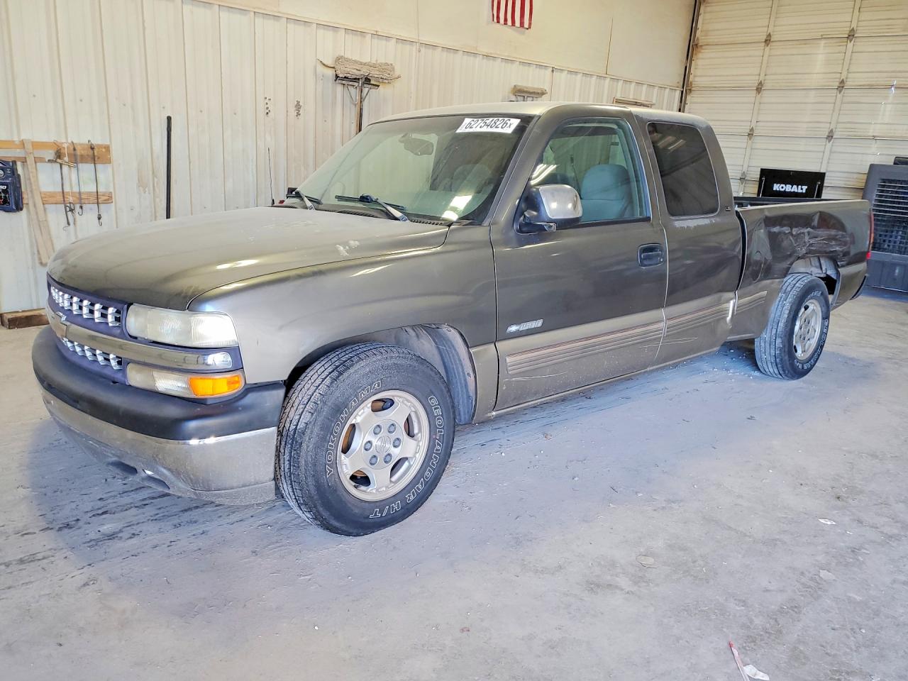 2GCEC19T5Y1129870 · 2000 CHEVROLET SILVERADO