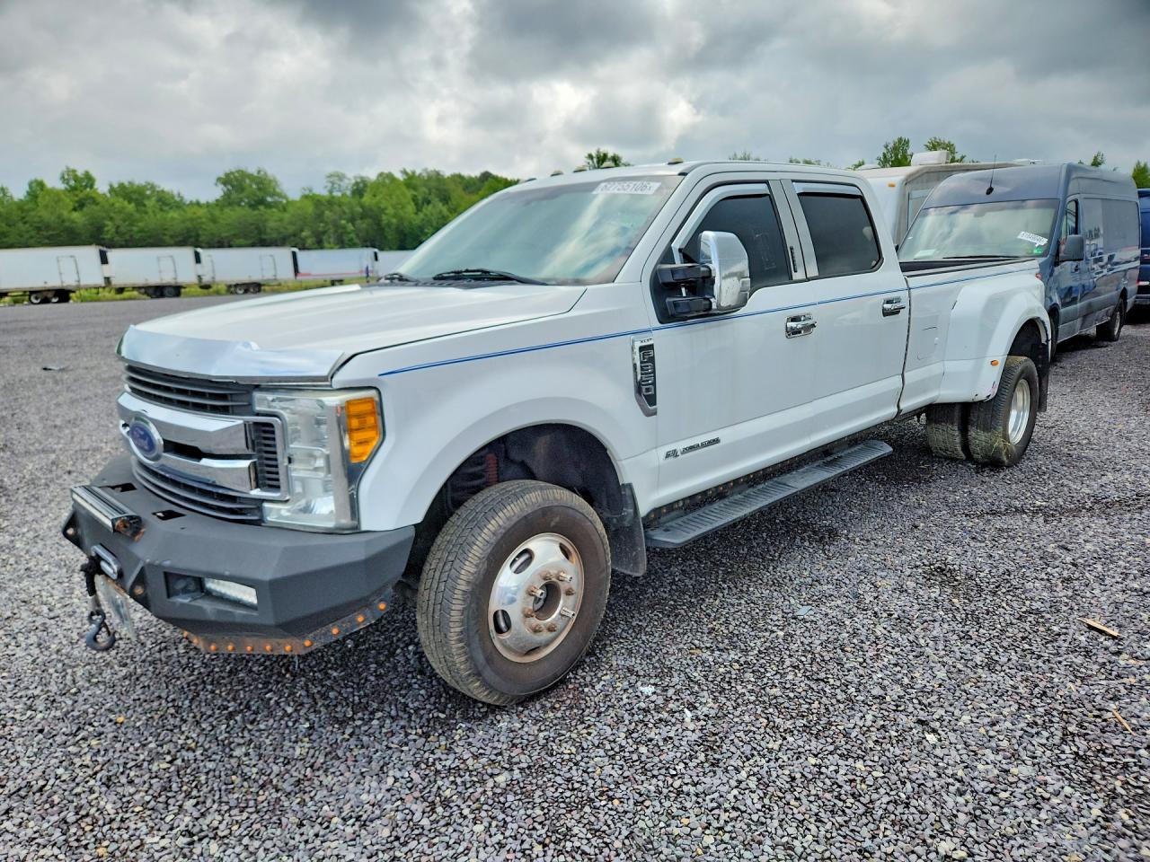 1FT8W3DT3HEB26200 · 2017 FORD F350