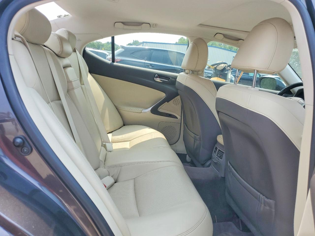 JTHCF5C27A5039953 · 2010 LEXUS IS · 10/12