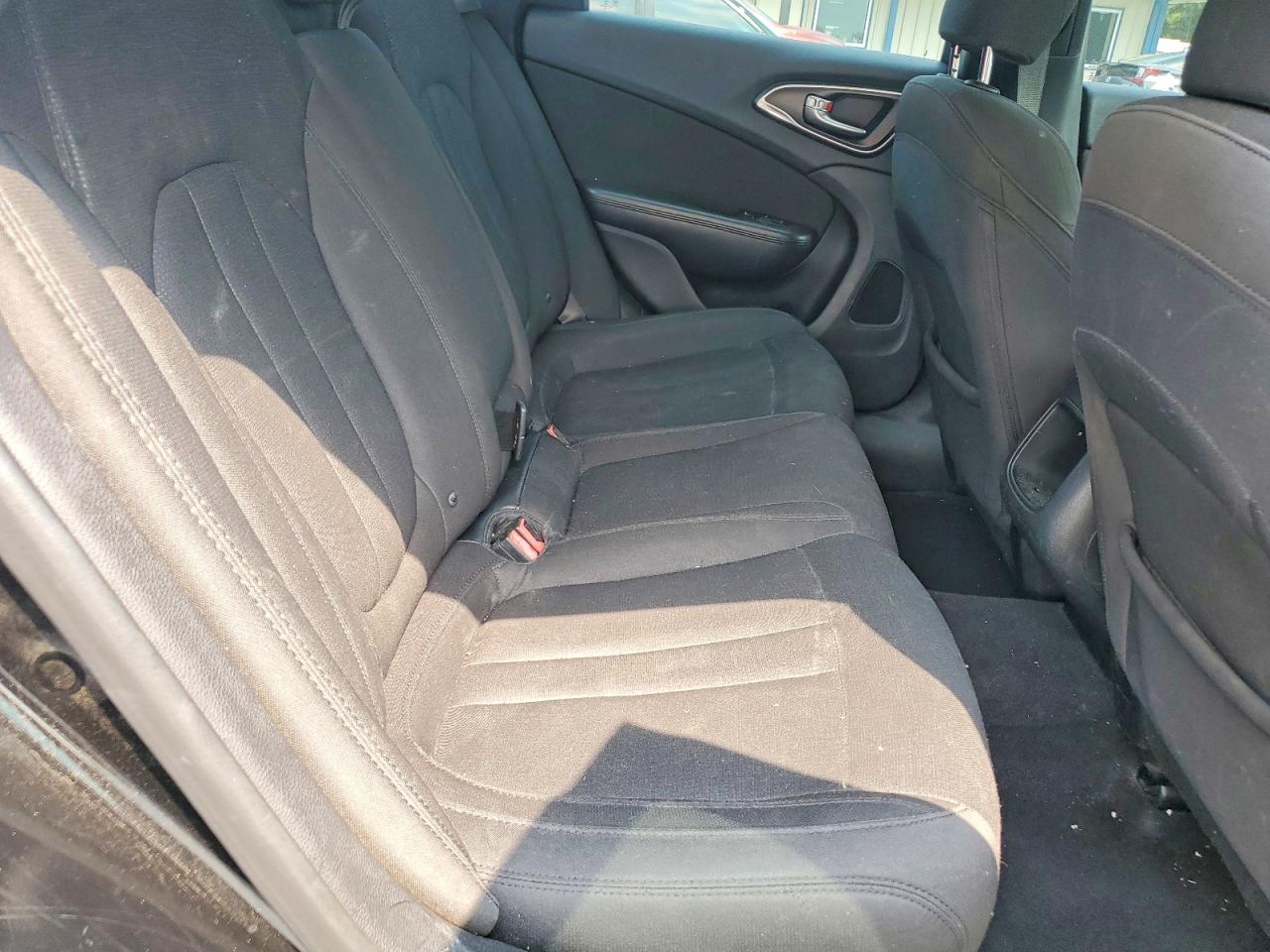 1C3CCCAB1GN123331 · 2016 CHRYSLER 200 · 10/12