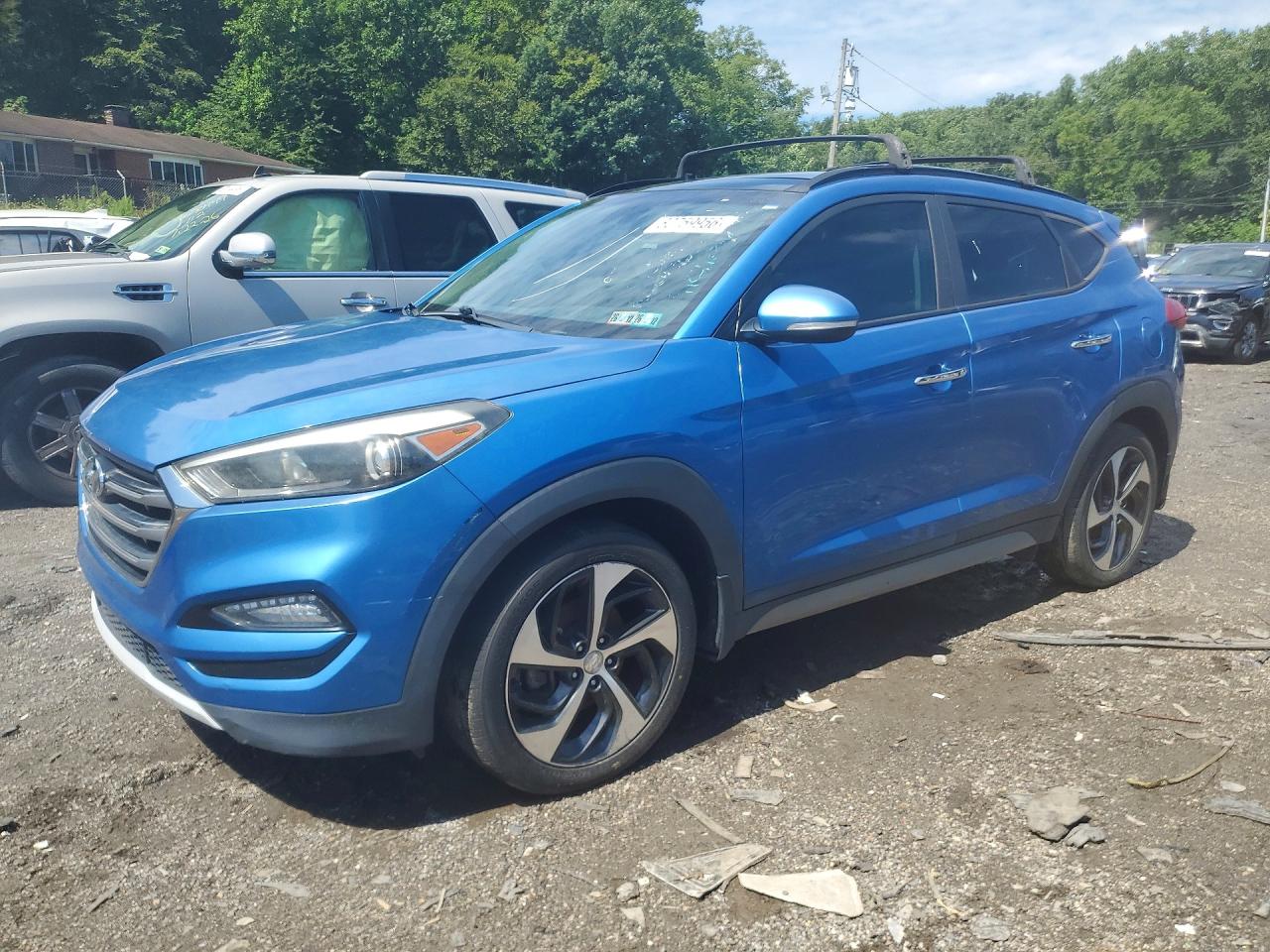 KM8J3CA22HU302905 · 2017 HYUNDAI TUCSON