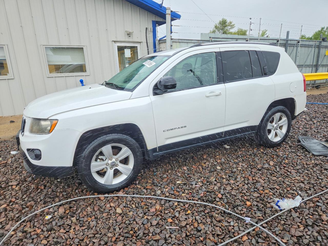 1C4NJDBB9FD395743 · 2015 JEEP COMPASS