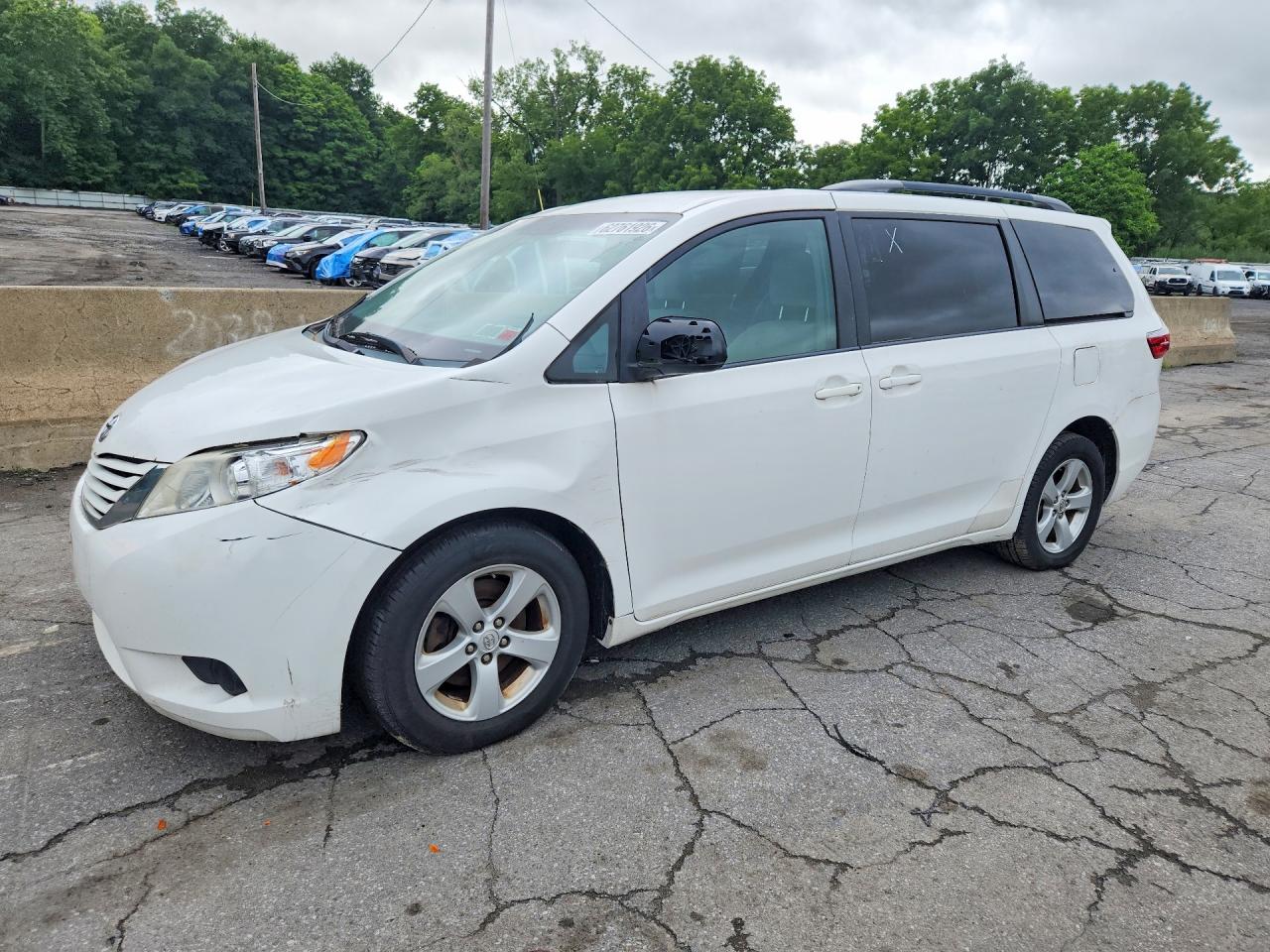 5TDKK3DC4FS539039 · 2015 TOYOTA SIENNA