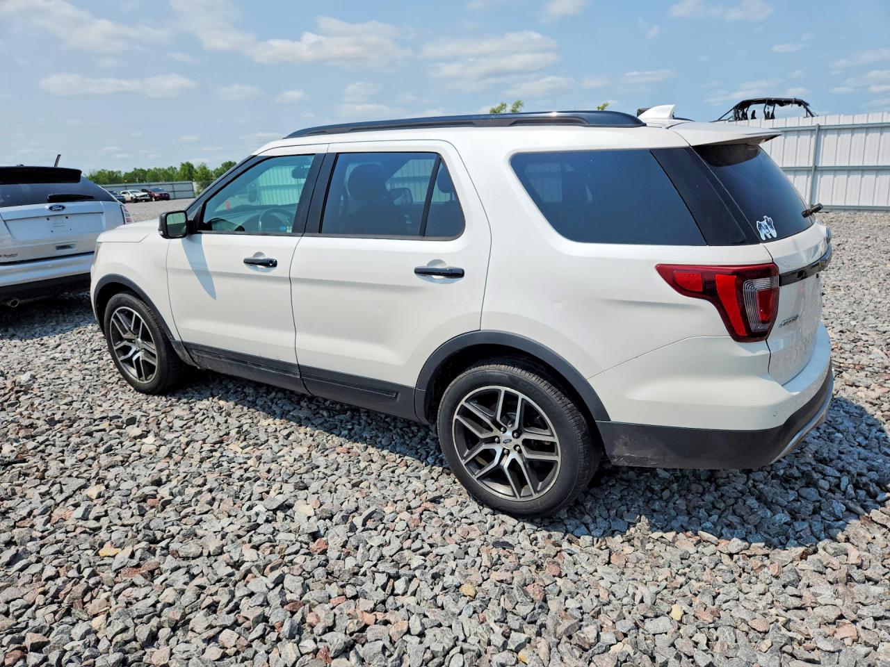 1FM5K8GTXGGA43420 · 2016 FORD EXPLORER · 2/12