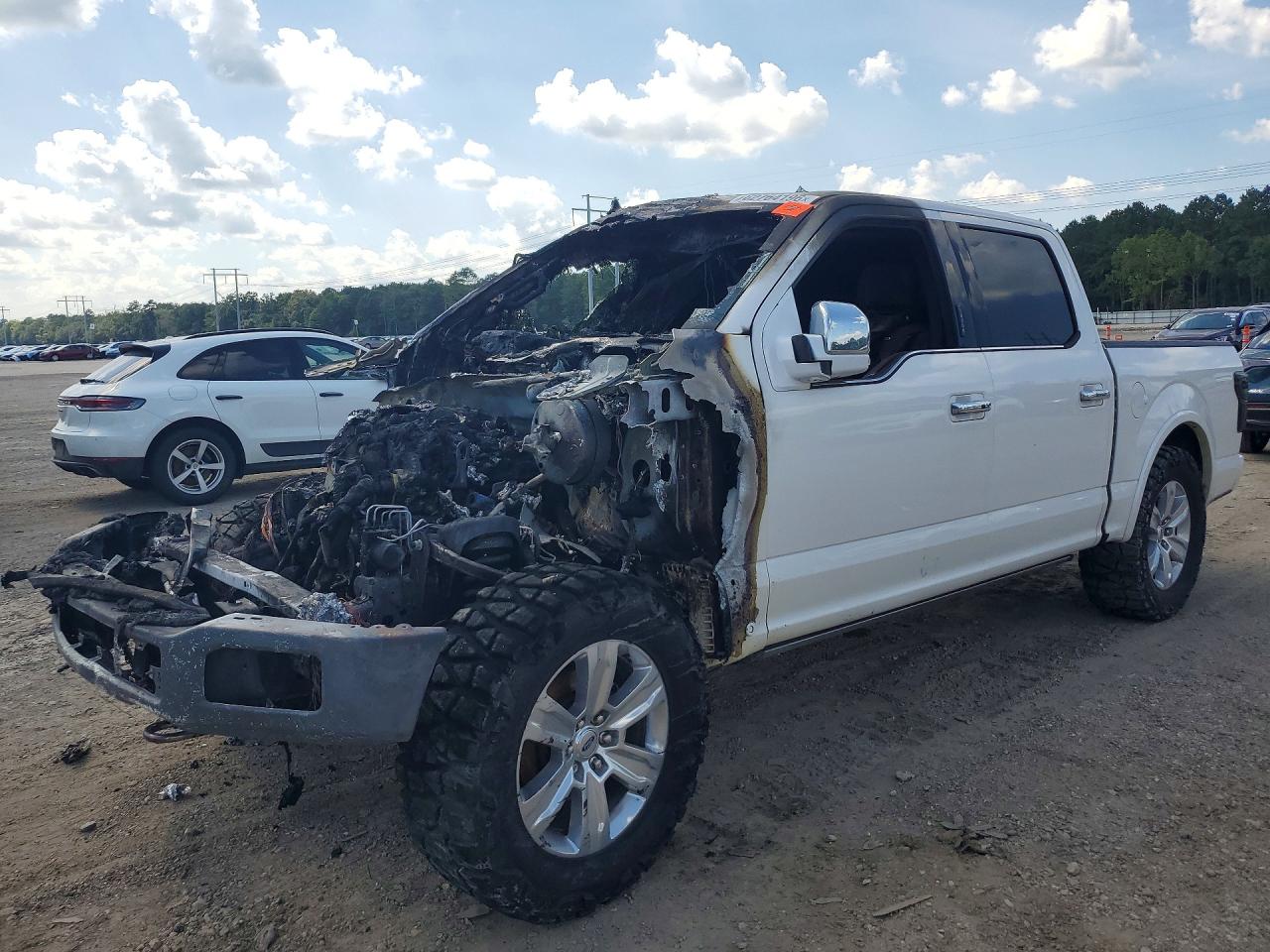 1FTEW1EG5JFB51141 · 2018 FORD F150