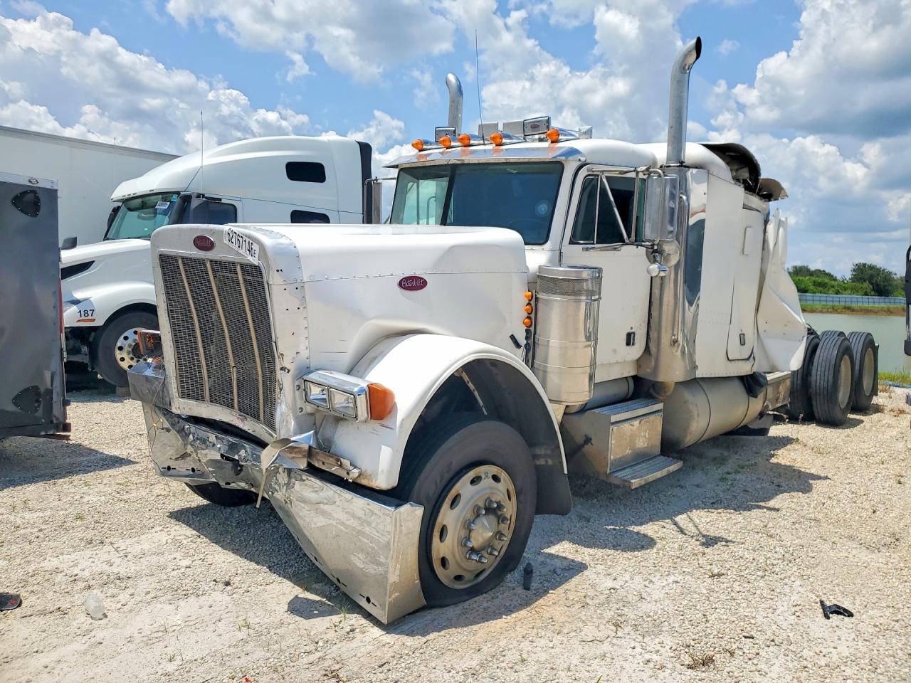 1997 PETERBILT 379