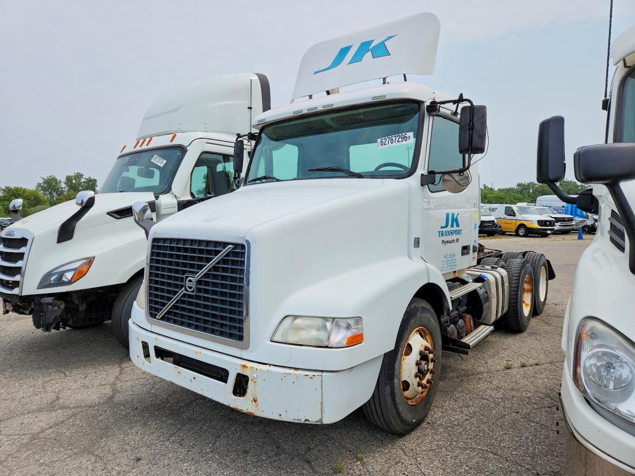 4V4MC9EG4DN136633 · 2013 VOLVO VN