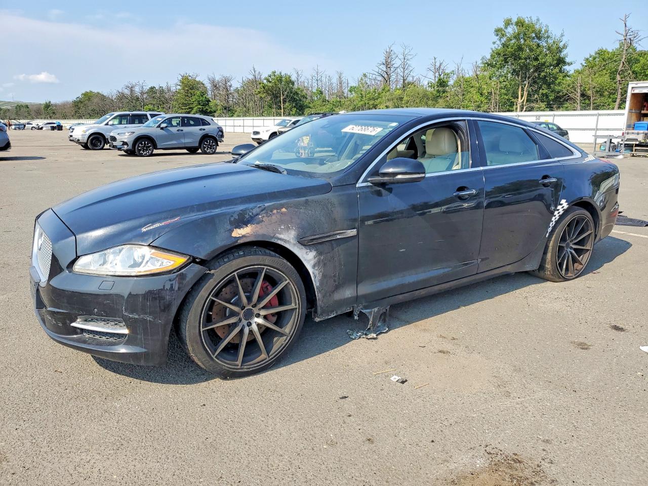 SAJWJ1CD9D8V47286 · 2013 JAGUAR XJ
