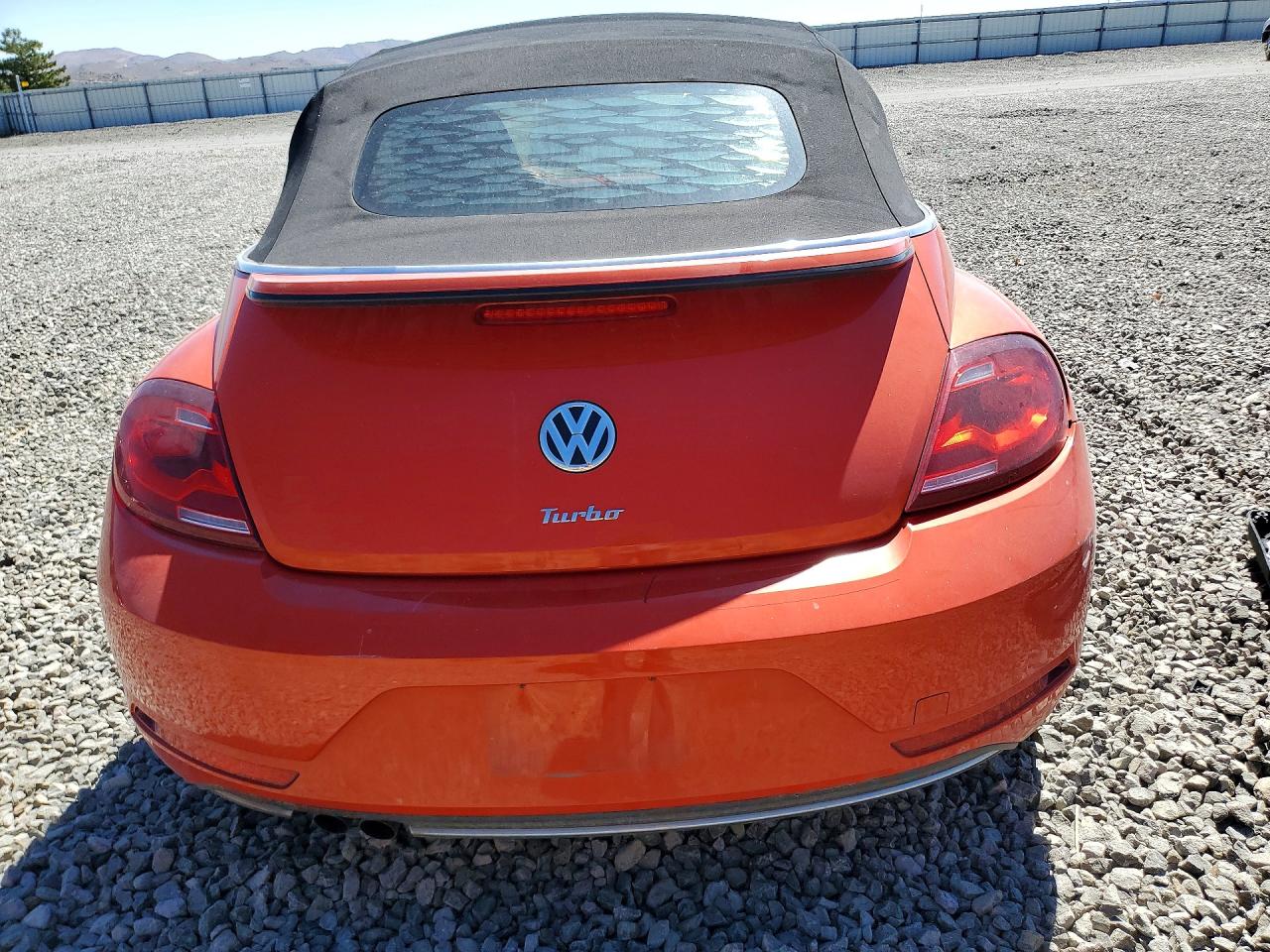 3VW5DAAT5JM516777 · 2018 VOLKSWAGEN BEETLE · 6/13