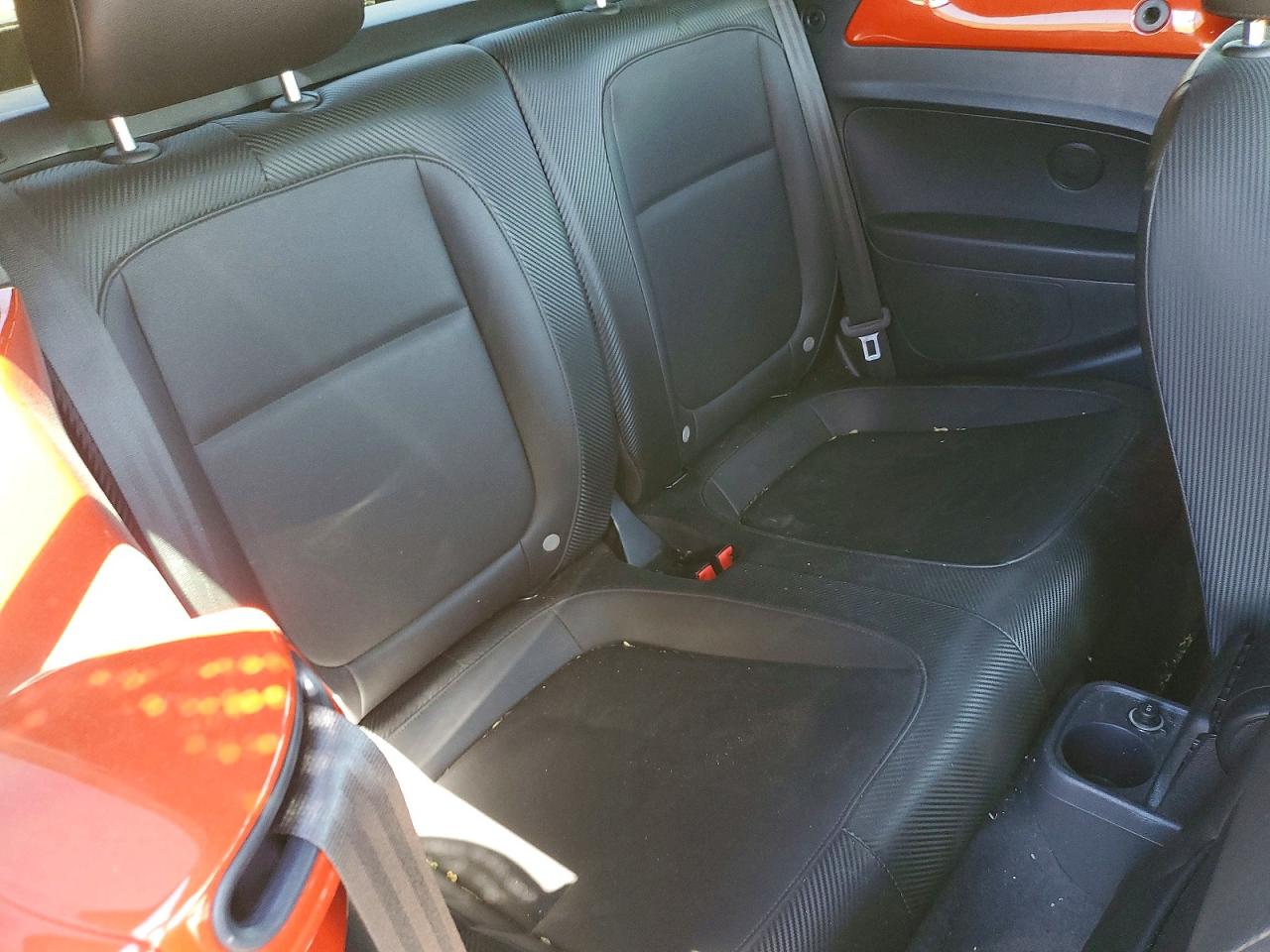3VW5DAAT5JM516777 · 2018 VOLKSWAGEN BEETLE · 10/13