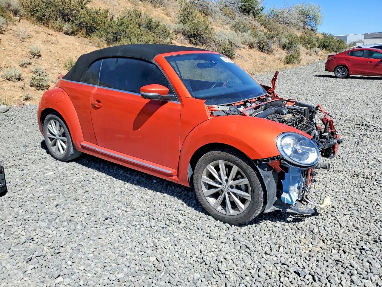 3VW5DAAT5JM516777 · 2018 VOLKSWAGEN BEETLE · 4/13