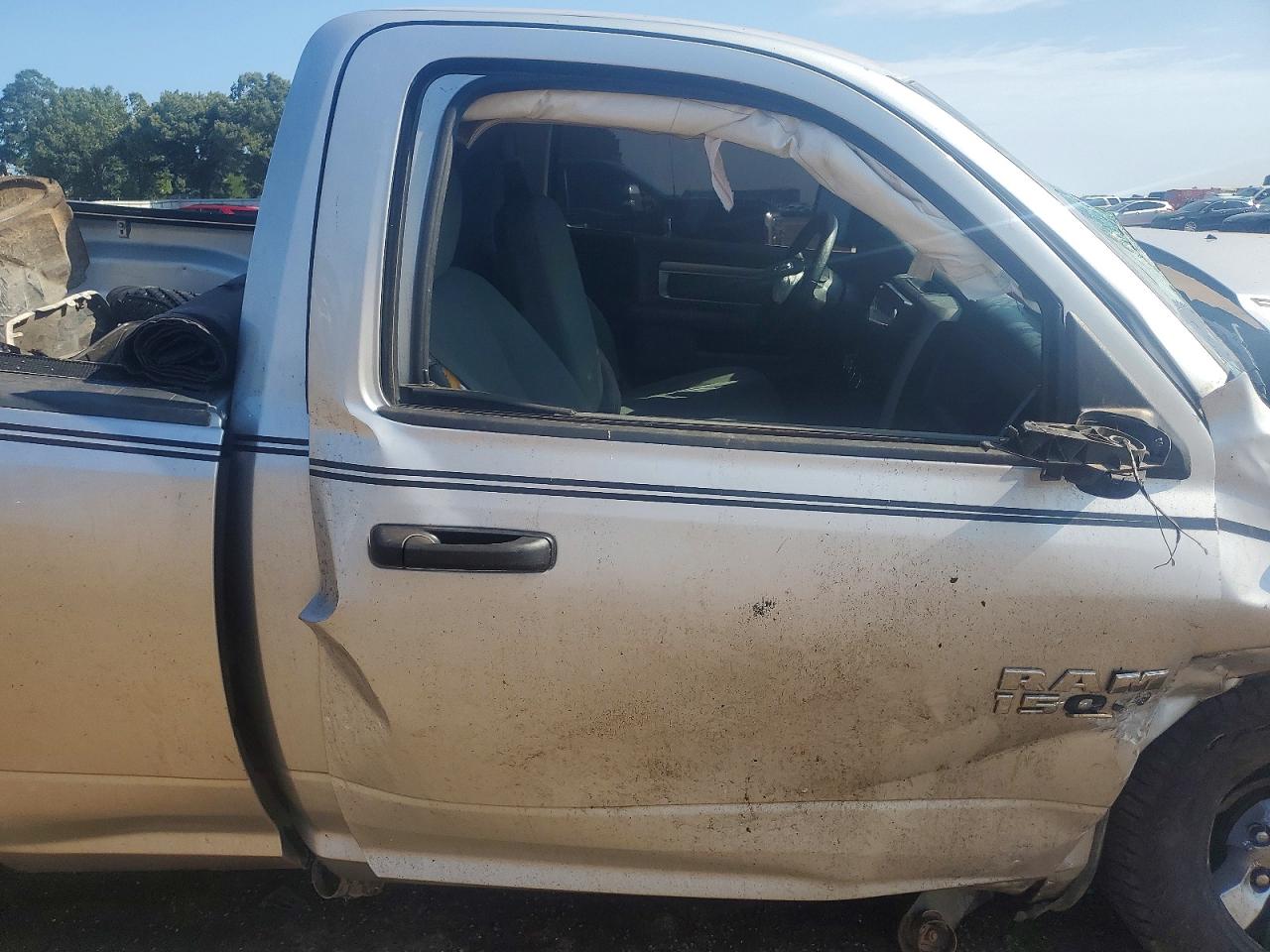 3C6JR6AG5HG520945 · 2017 RAM 1500 · 10/12