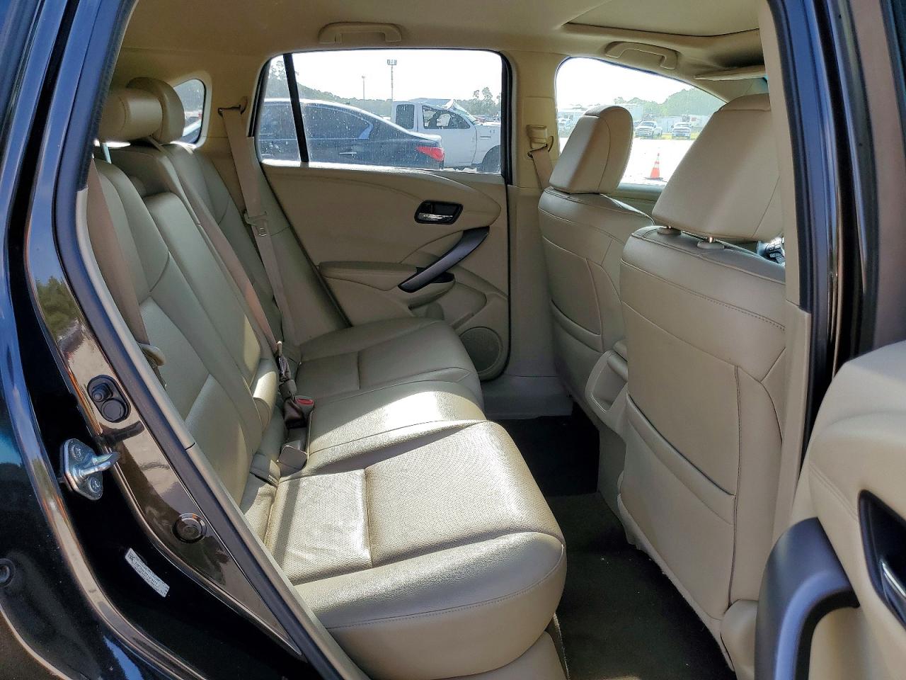 5J8TB3H35FL015870 · 2015 ACURA RDX · 11/13