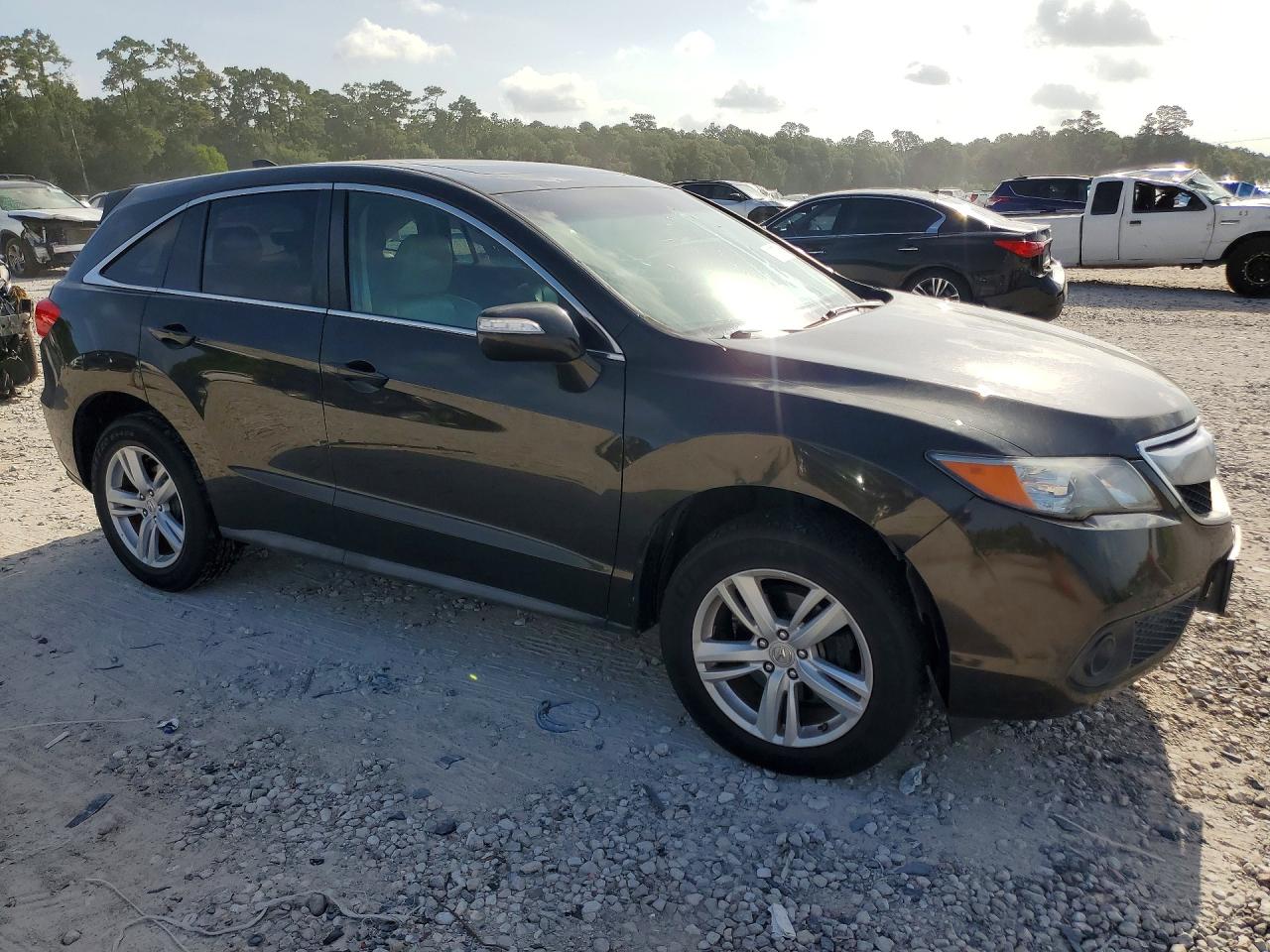 5J8TB3H35FL015870 · 2015 ACURA RDX · 4/13