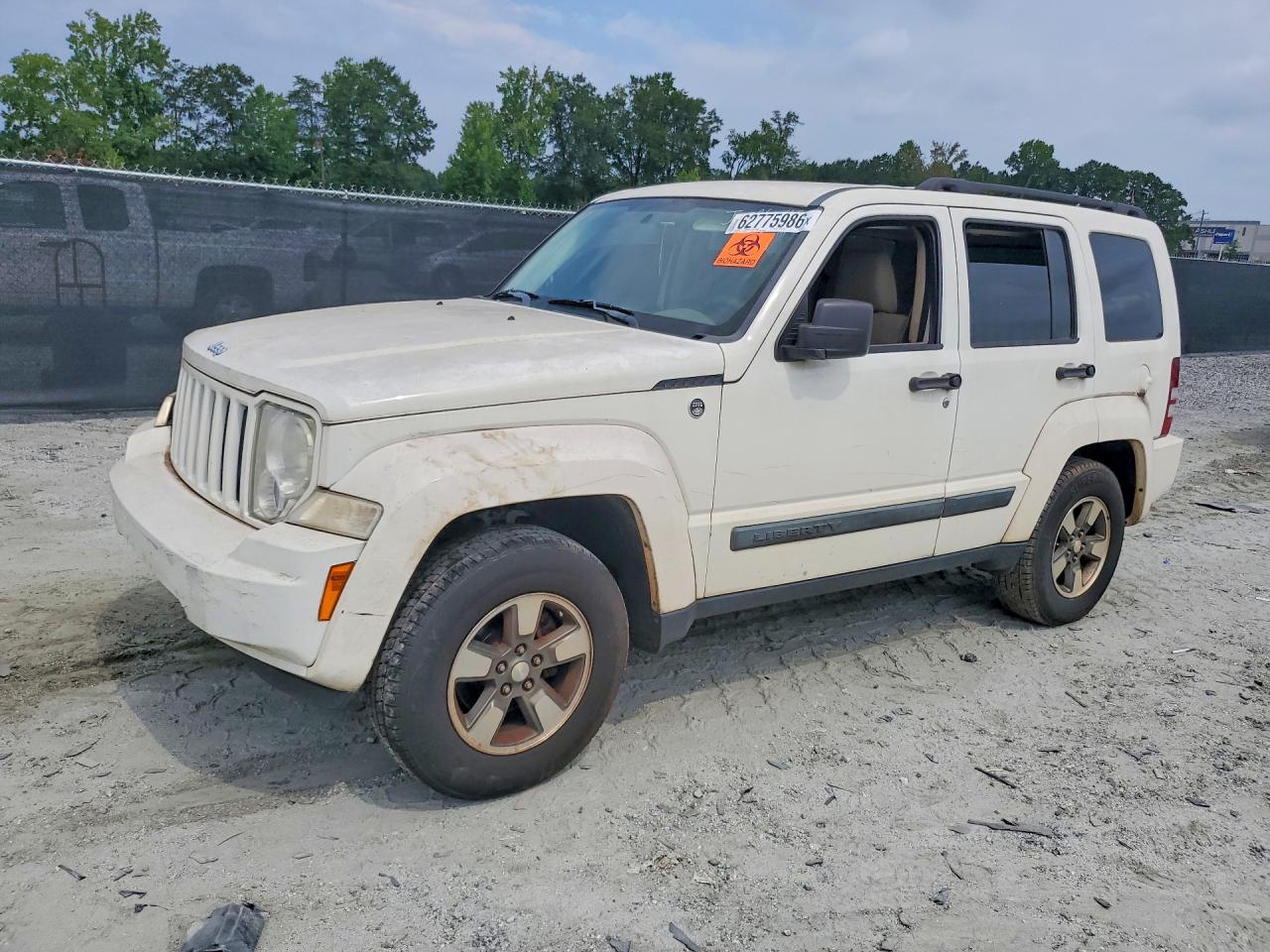 1J8GN28KX8W247934 · 2008 JEEP LIBERTY