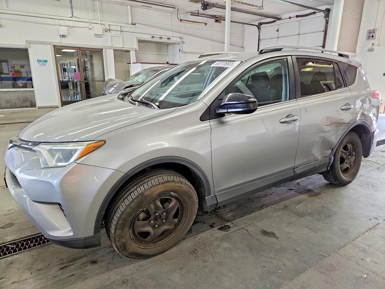 2T3BFREV8HW639220 · 2017 TOYOTA RAV4