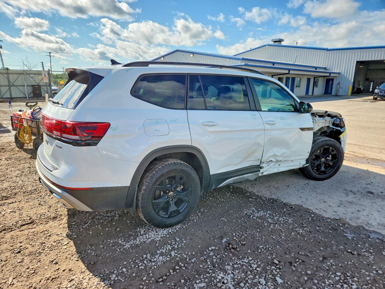 1V2CR2CA7RC581915 · 2024 VOLKSWAGEN ATLAS · 3/13