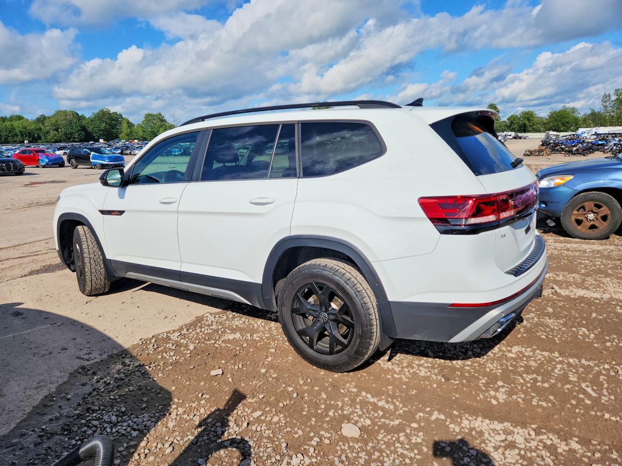 1V2CR2CA7RC581915 · 2024 VOLKSWAGEN ATLAS · 2/13