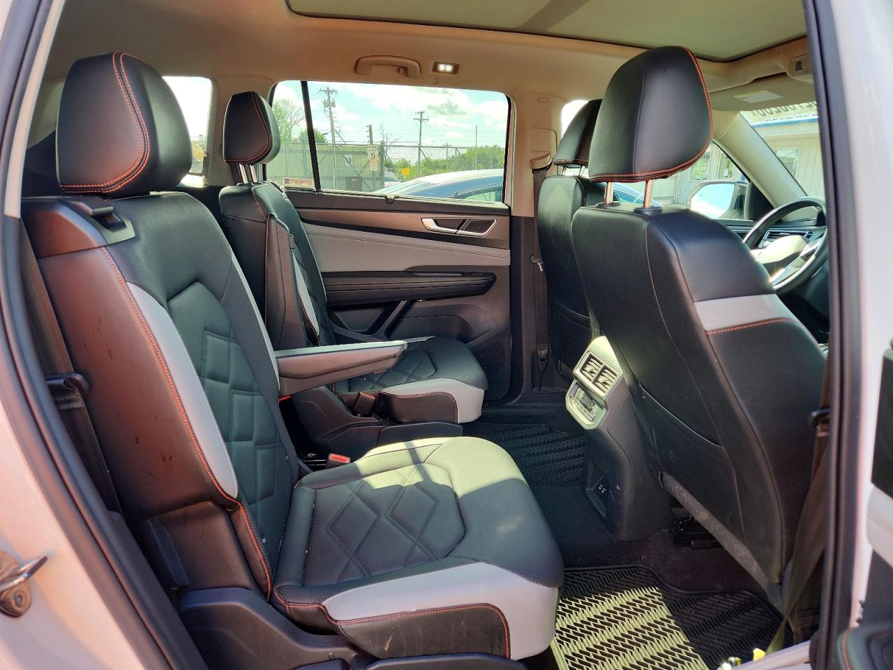 1V2CR2CA7RC581915 · 2024 VOLKSWAGEN ATLAS · 11/13