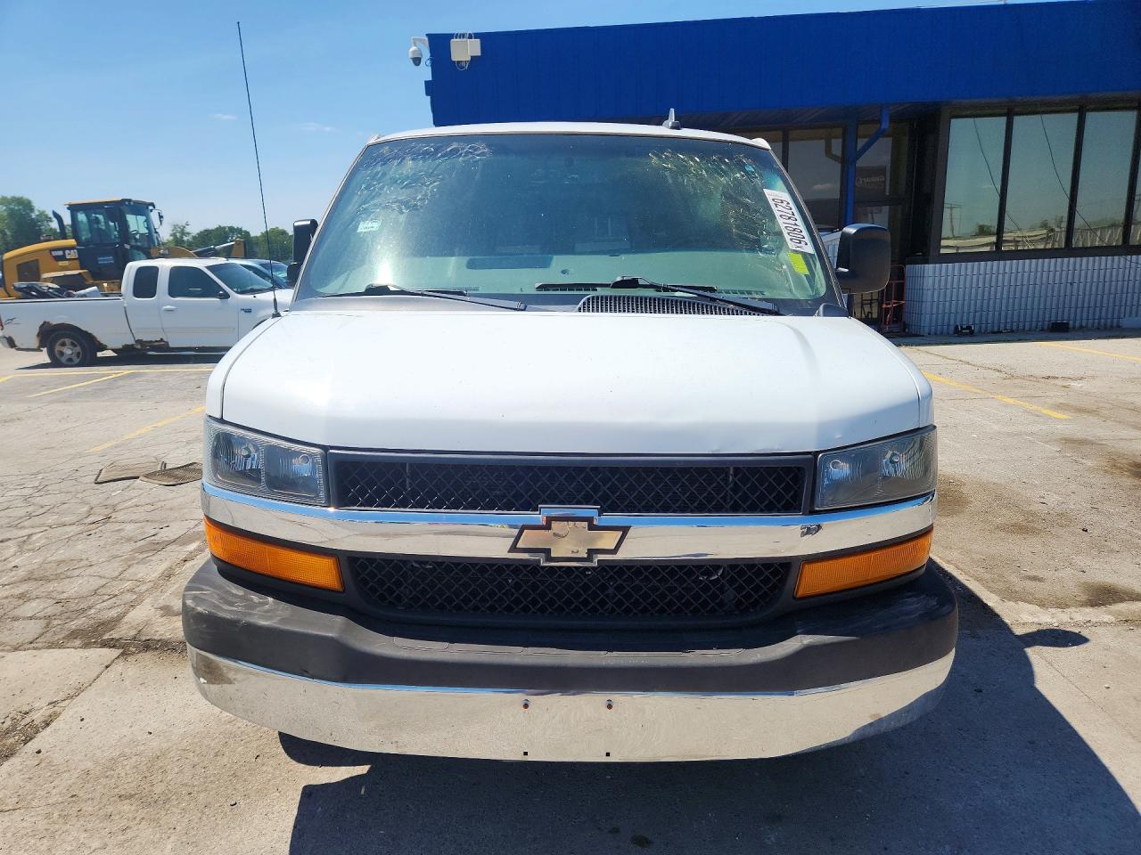 1GAZGPFG1H1131663 · 2017 CHEVROLET EXPRESS G3500 · 5/13