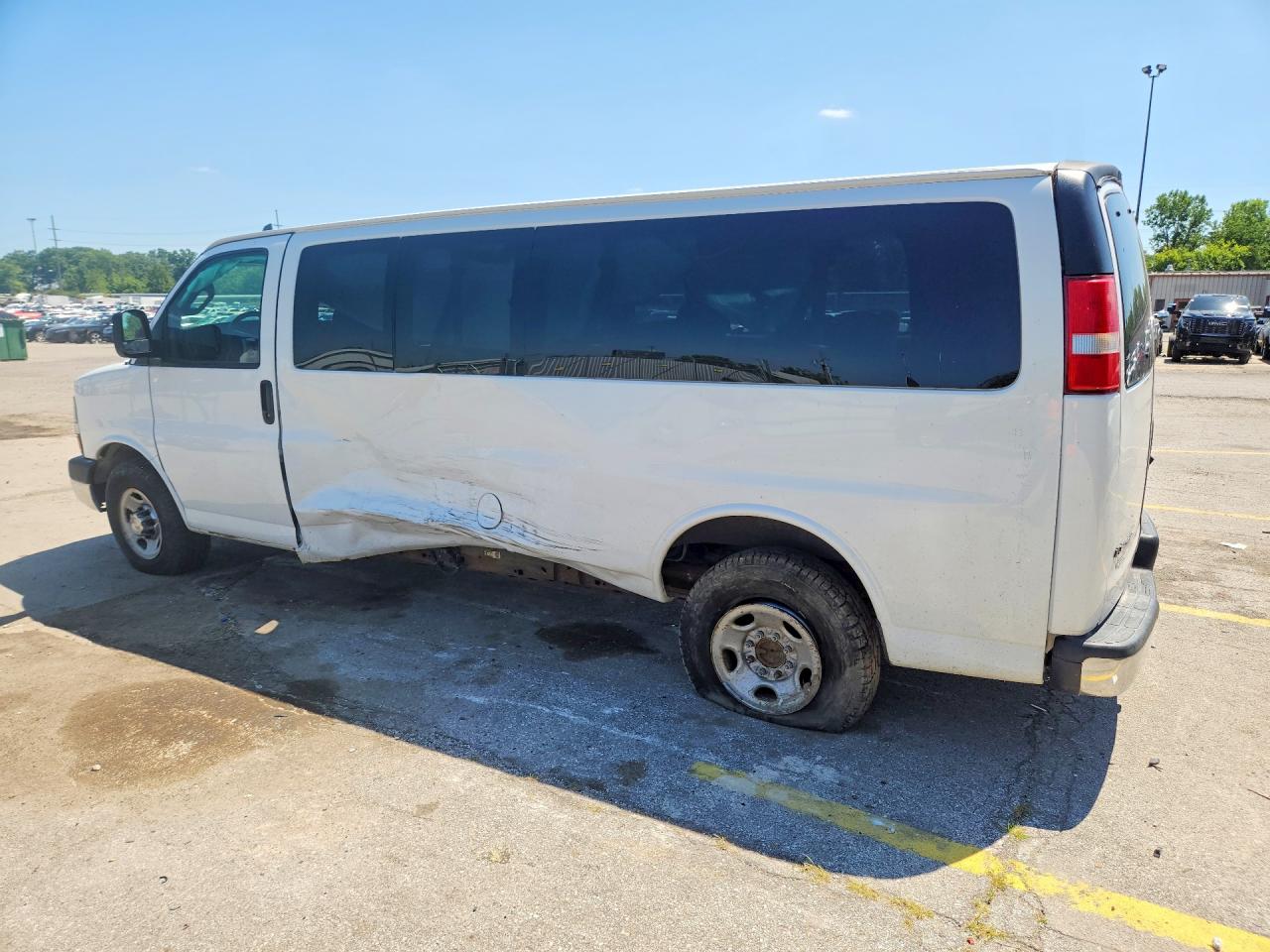 1GAZGPFG1H1131663 · 2017 CHEVROLET EXPRESS G3500 · 2/13